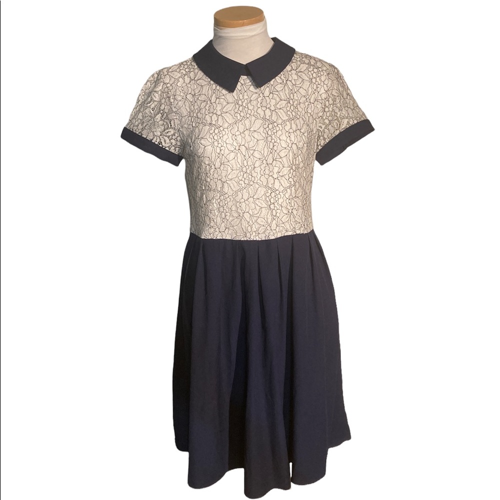 Modcloth Lace with Peplum Collar Short Sleeve Skater Dress Size M